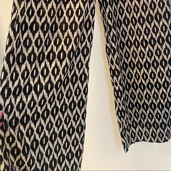 Black and White Palazzo Pants - Picture 3 of 4